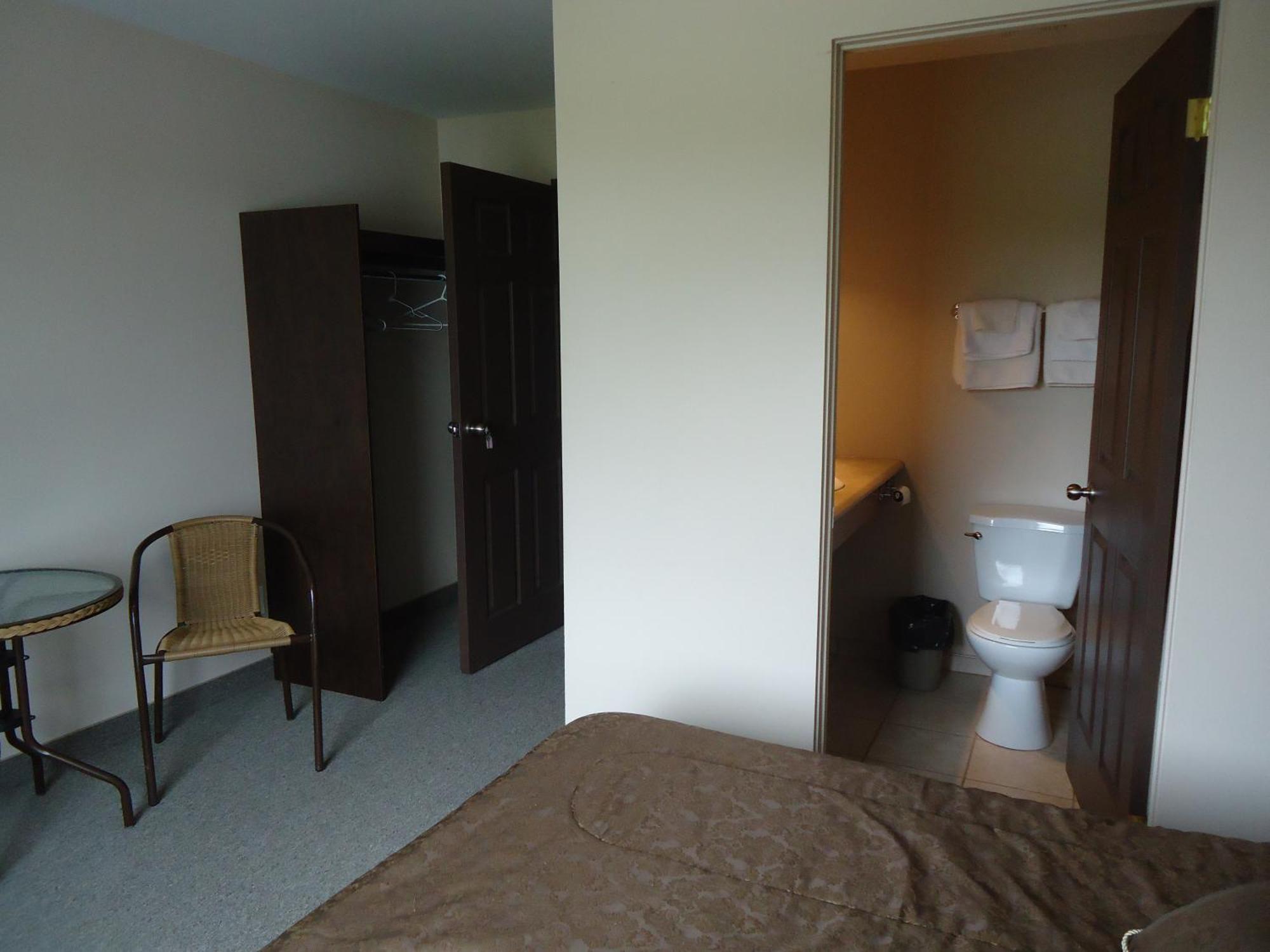 Motel Aux Ecluses Алма Екстериор снимка